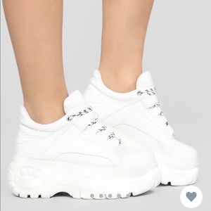 Fashionnova Sneakers